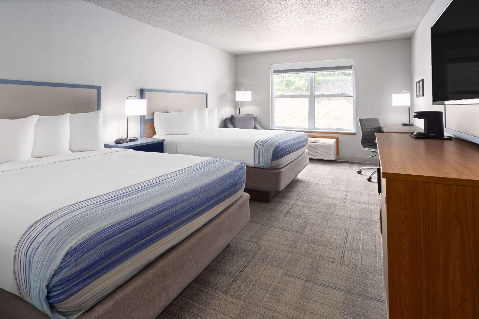 Americinn By Wyndham Iron Mountain Bagian luar foto