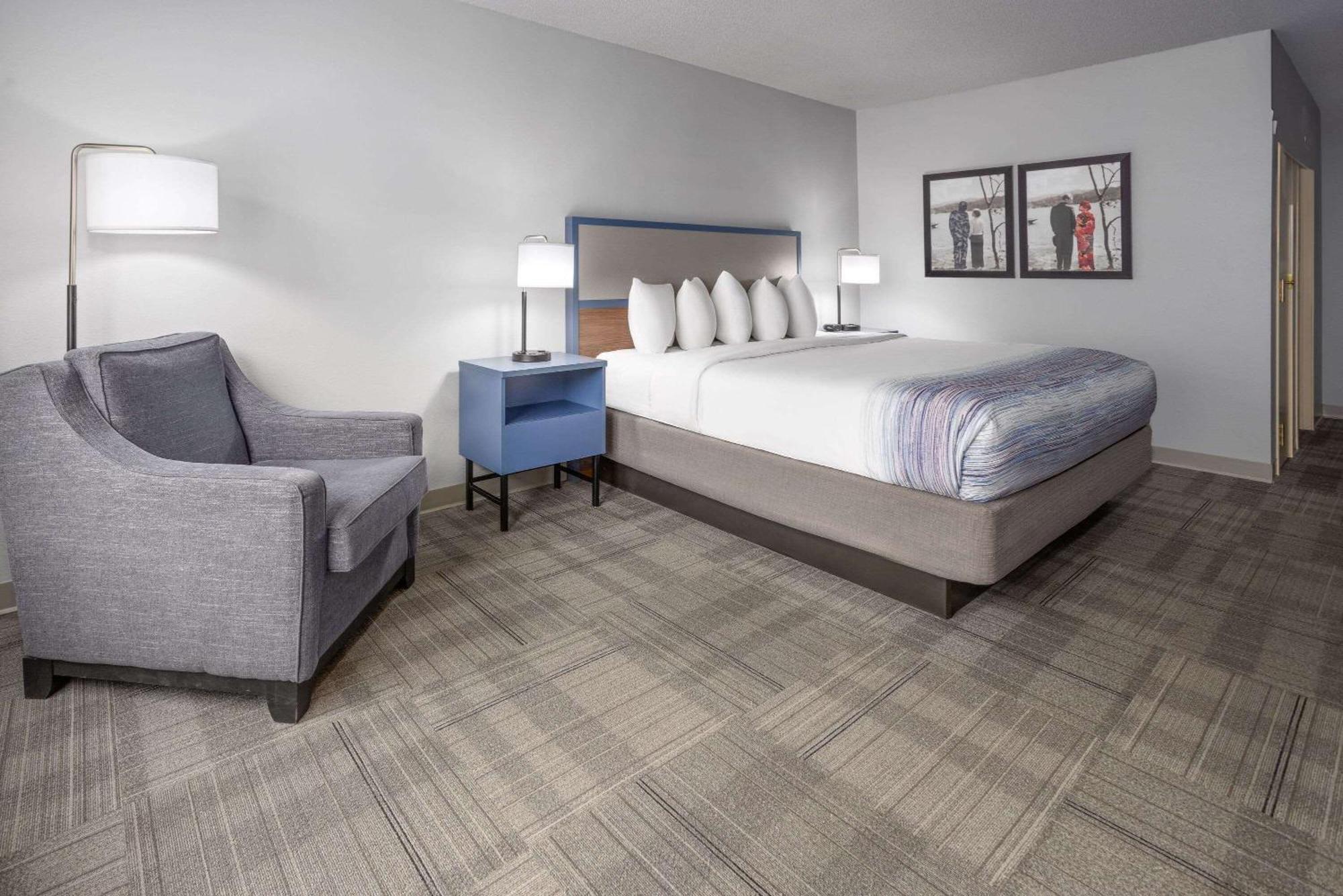 Americinn By Wyndham Iron Mountain Bagian luar foto
