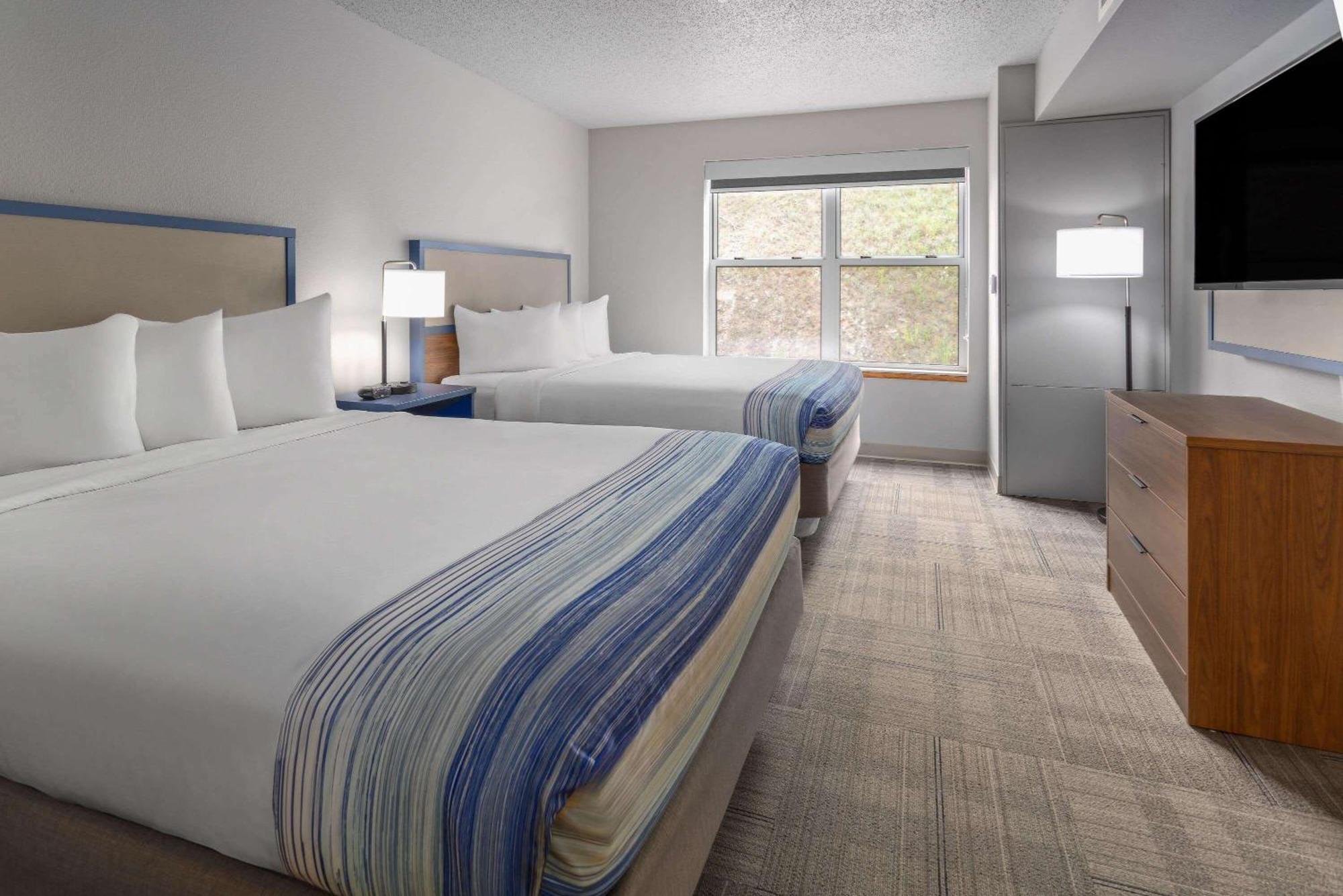 Americinn By Wyndham Iron Mountain Bagian luar foto