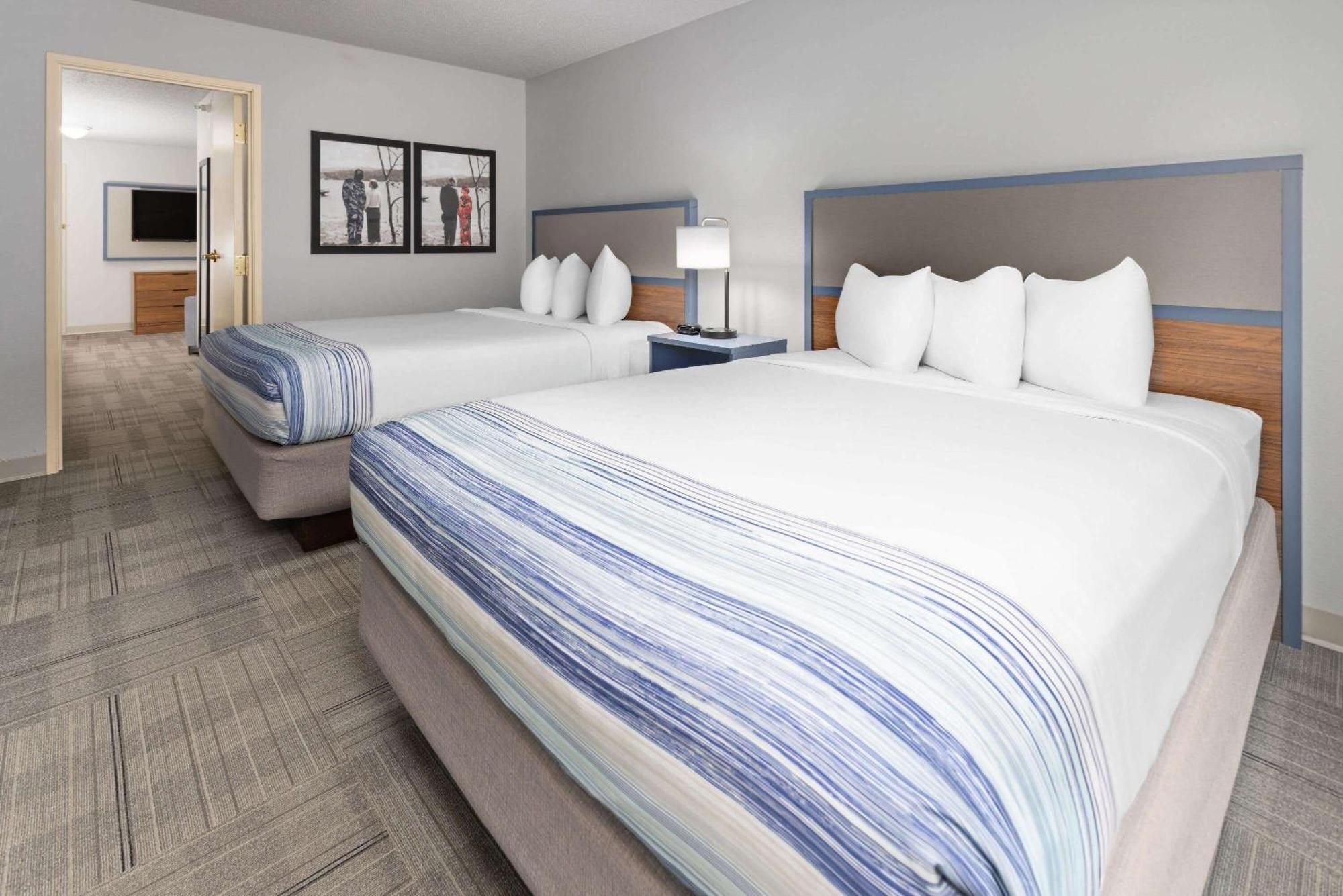Americinn By Wyndham Iron Mountain Bagian luar foto