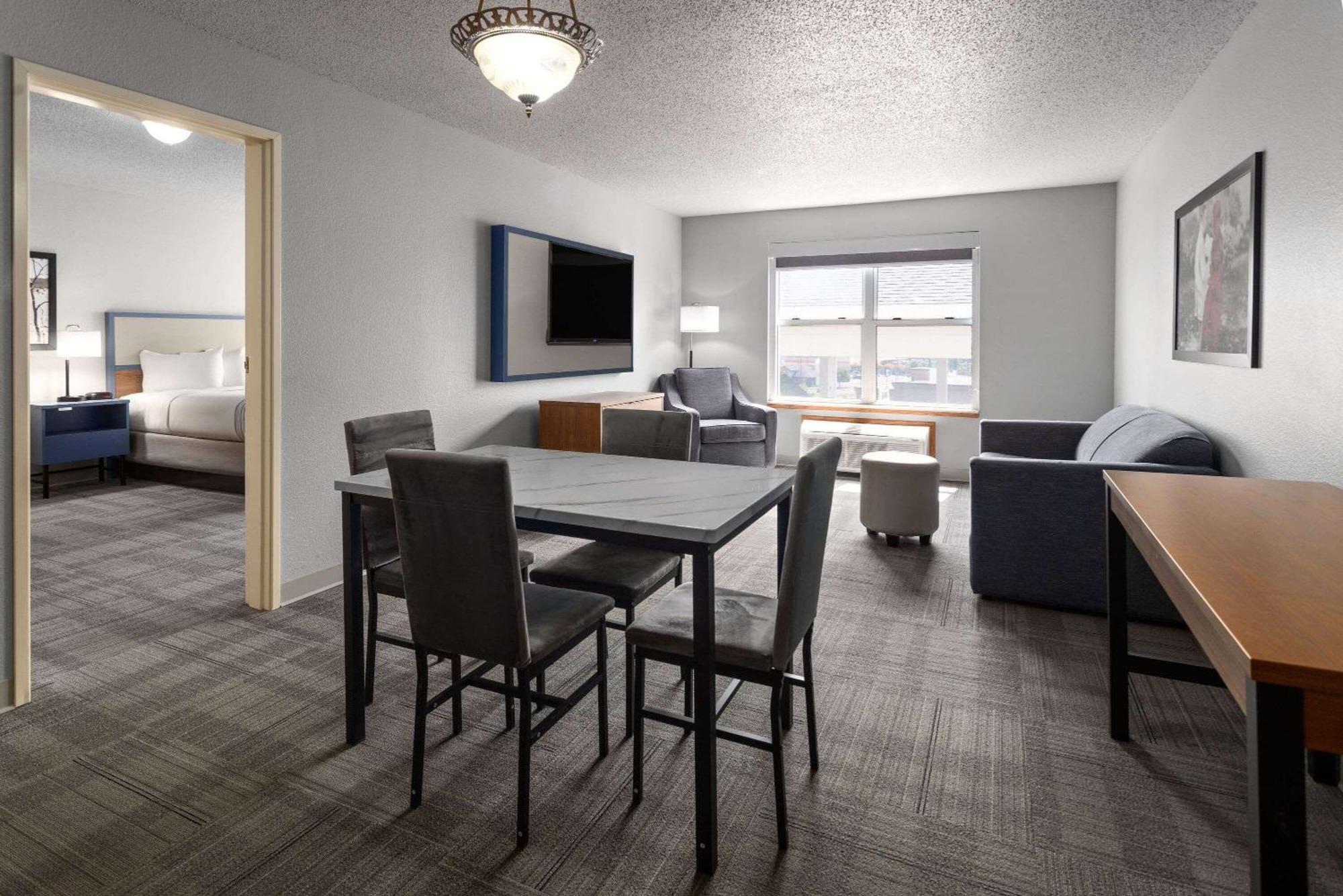 Americinn By Wyndham Iron Mountain Bagian luar foto